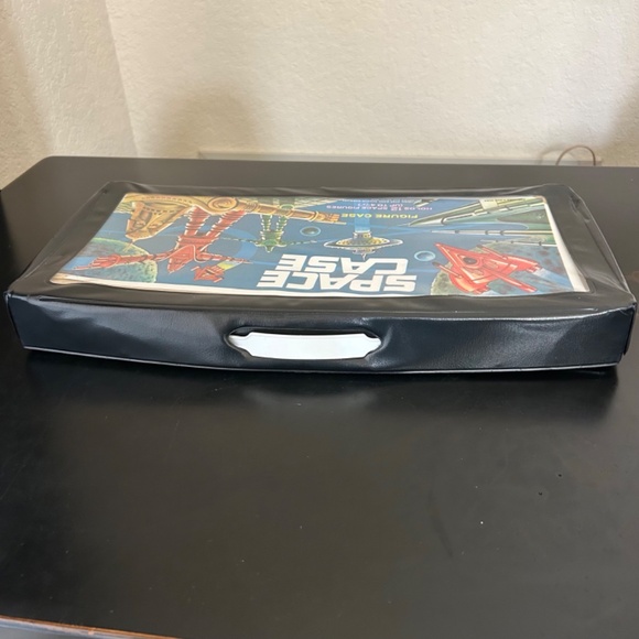 Space Case - Figure Case -Vintage - Picture 3 of 12